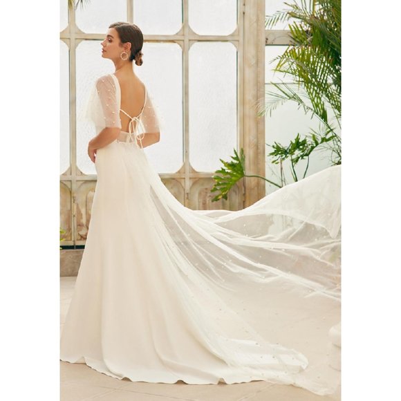 NEW Elegant Wedding Dress - AW Bridal - Size 4/6 - Picture 3 of 7